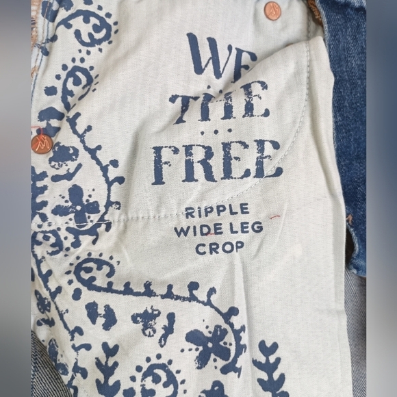 NWT Free People We The Free Ripple Wide-Leg Pieced Cropped Jeans Size 25 Tall - Picture 9 of 16